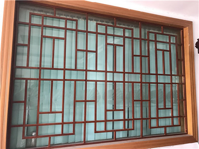现代与古典的完美结合 仿古木纹铝窗格及其配件生产探析